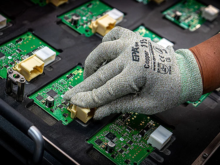 Manual assembly